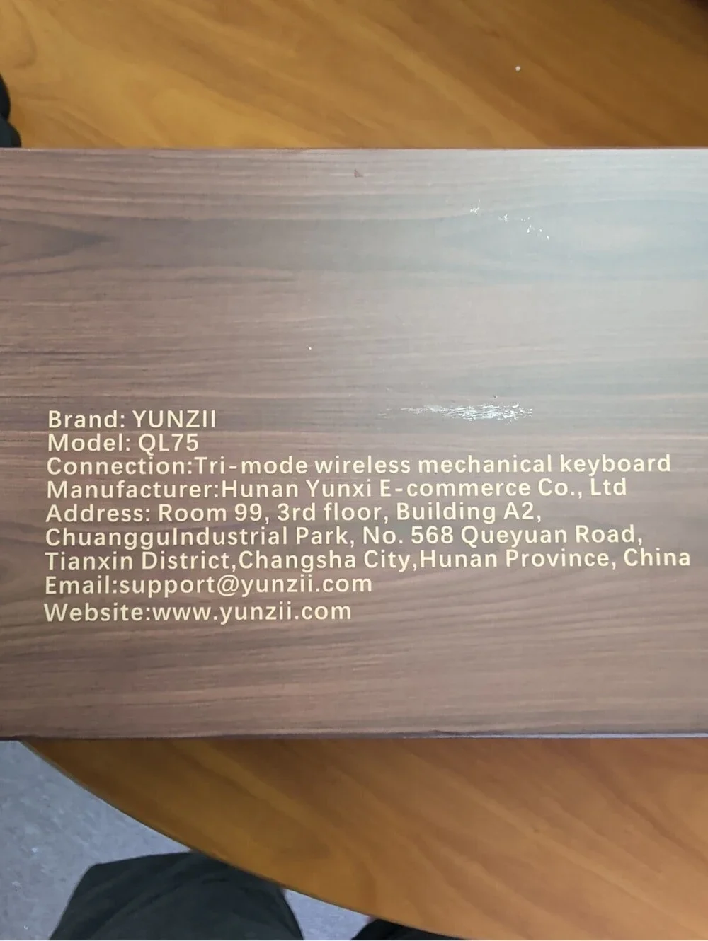 YunZii Retro Mechanical Bluetooth Keyboard with Wood Finish and Round Keycaps